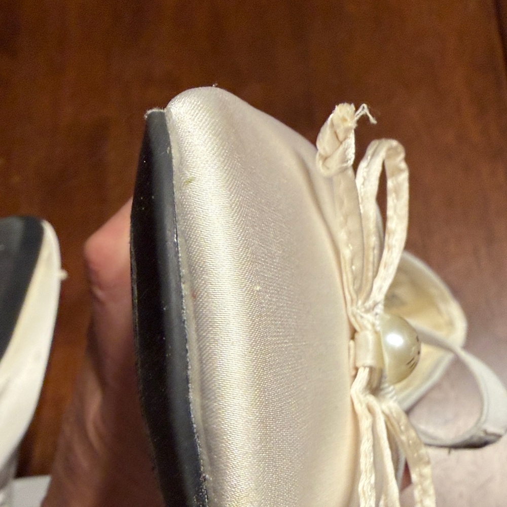 Forever 21 White Hello Kitty Flats with Pearl Bow - Picture 8 of 9
